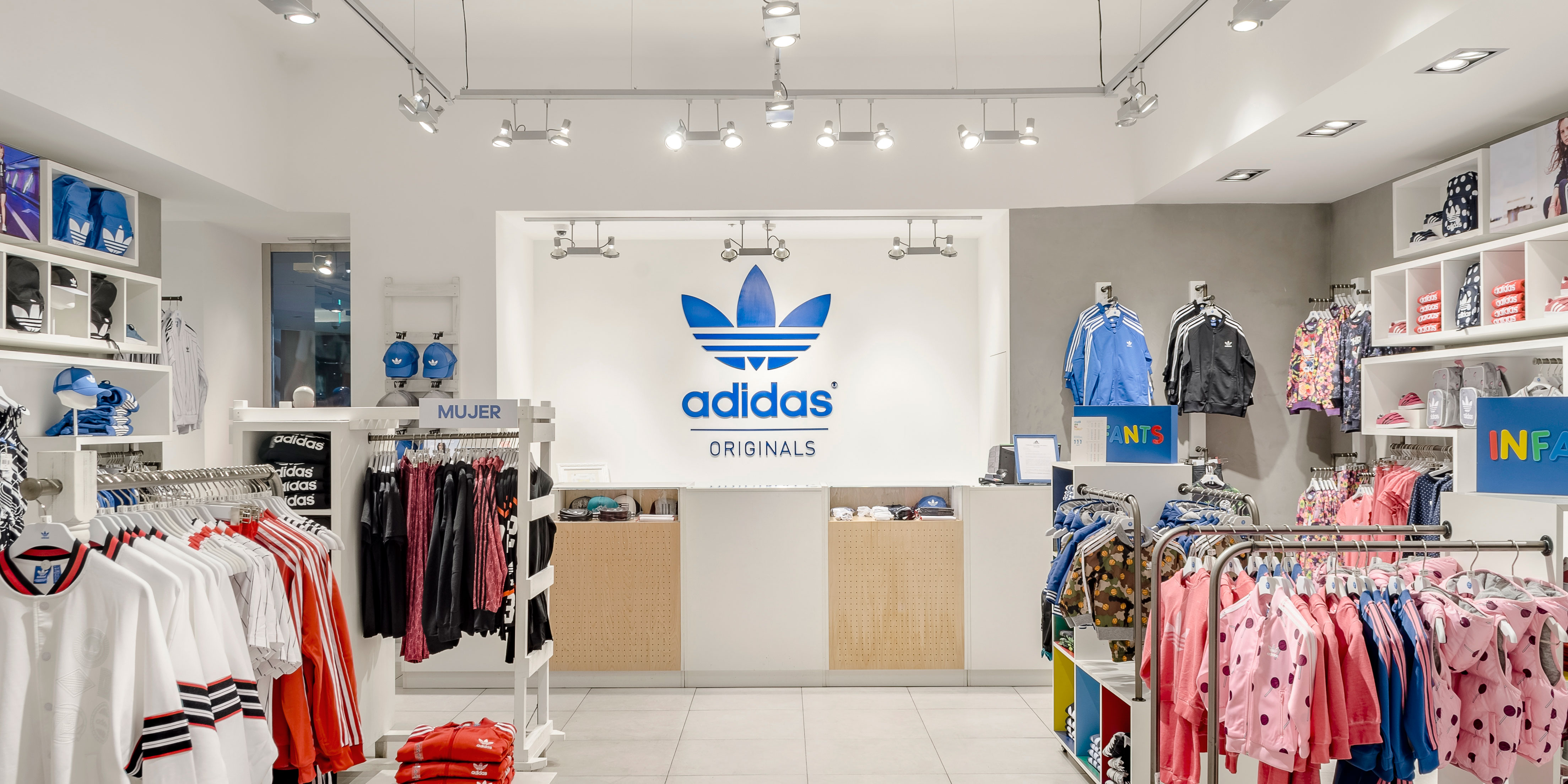 adidas plaza oeste telefono